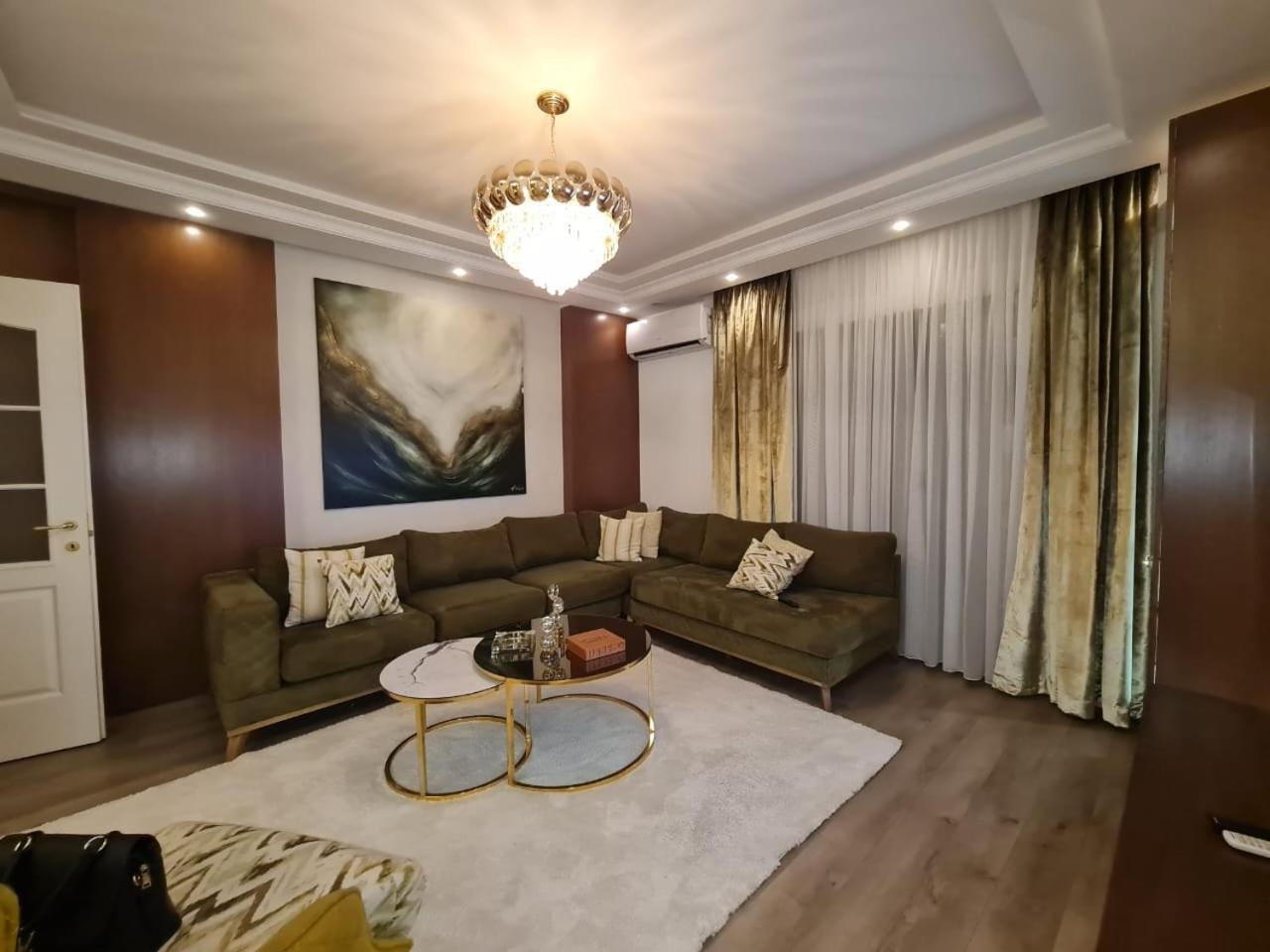 Luxery Apartment *