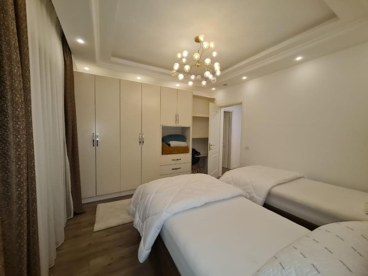 Luxery * Tirana
