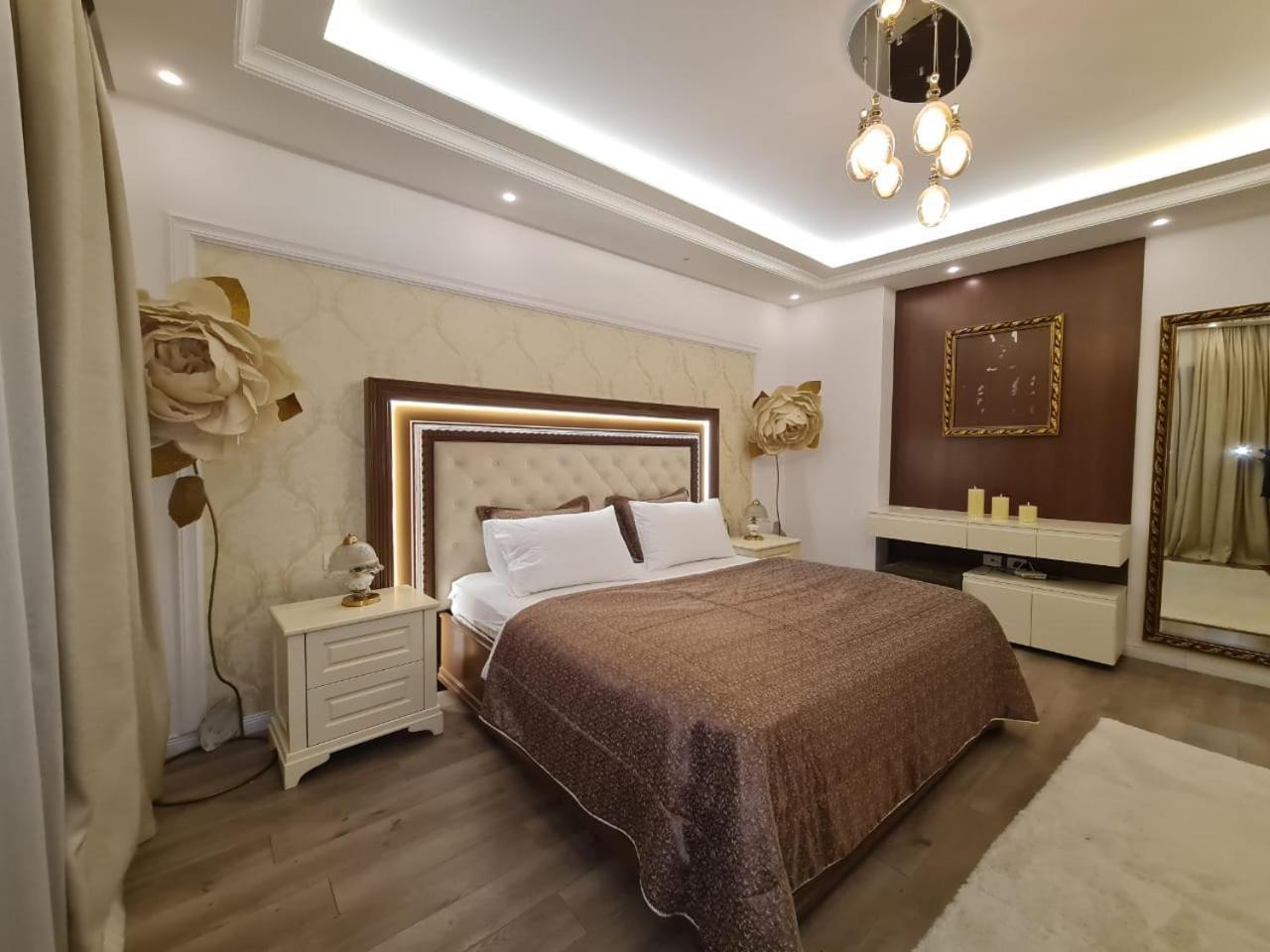 Luxery Apartment *