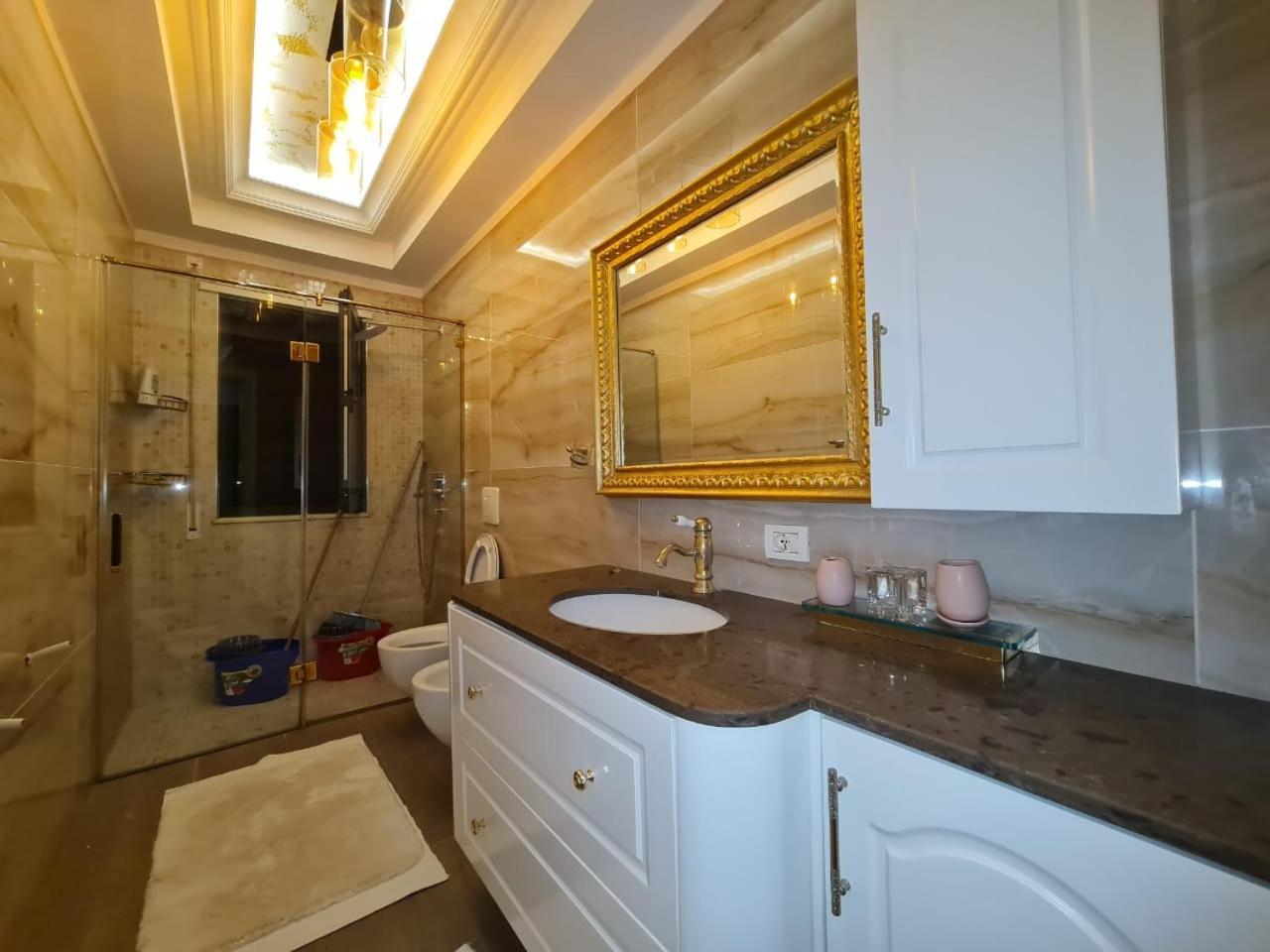 Luxery Apartment *